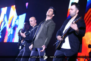 Farzad Farzin concert - 17 Bahman 95 33